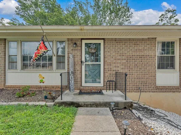 1516 Millwood Dr, Salem, VA 24153