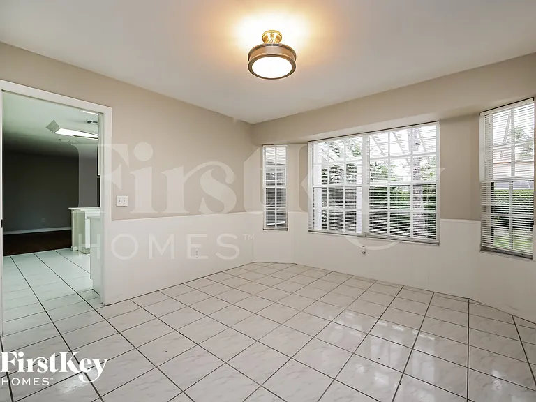 9264 Cypress Dr N — Photo 6
