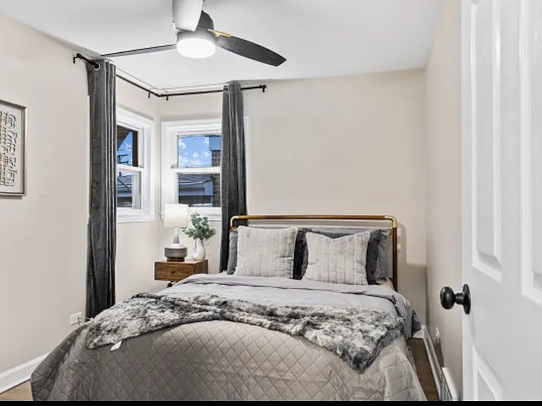 3222 S 52nd Ct — Photo 5