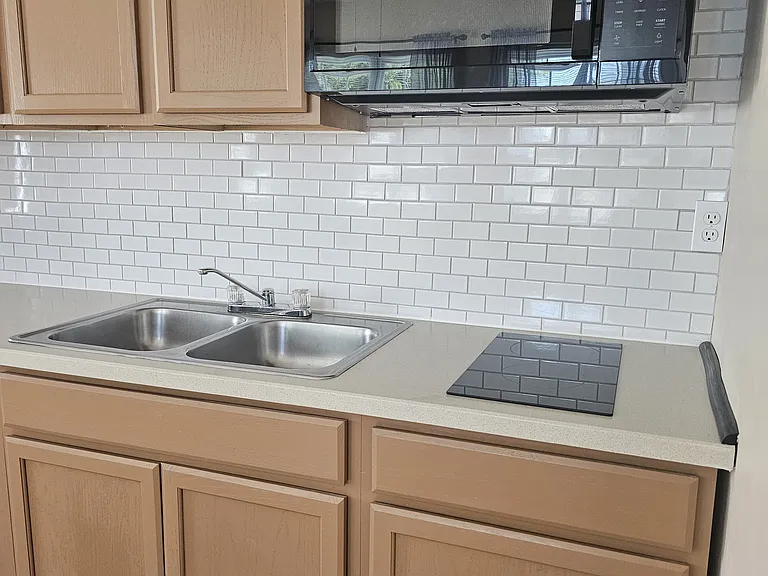 409 Albatross Ct #409B — Photo 6