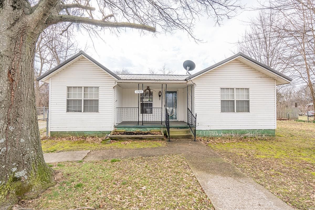 1701 Russell St, MO 63857 MLS 23007330 Zillow