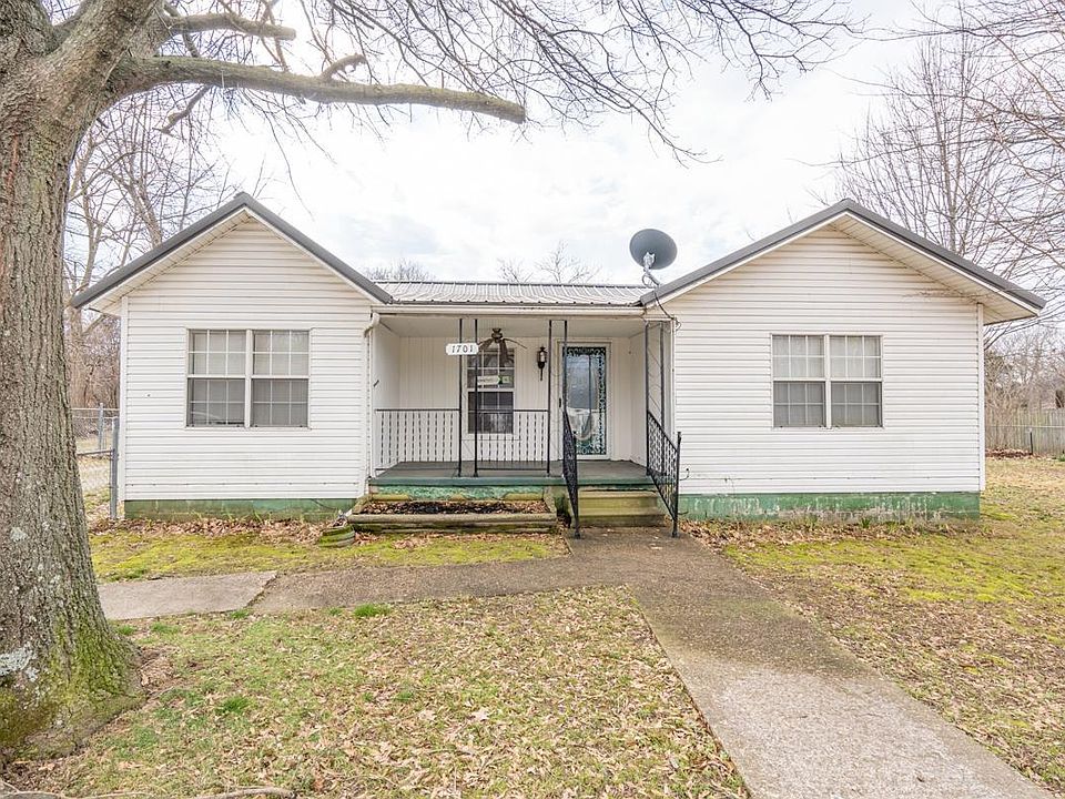 1701 Russell St, MO 63857 MLS 23007330 Zillow
