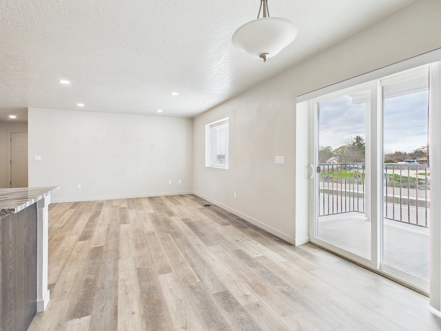 3 bed, 1445 sqft, $1,850 — Photo 4
