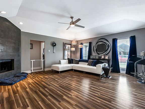 4th image of 4417 Stella Dr