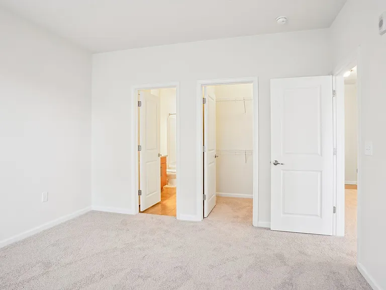 Belmont at Tryon Apartments — Photo 40