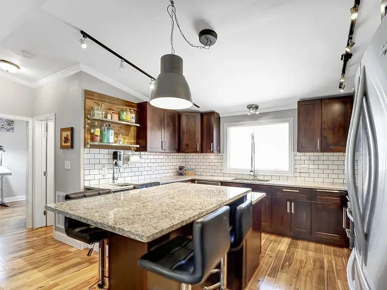 237 Old Grove Rd — Photo 12