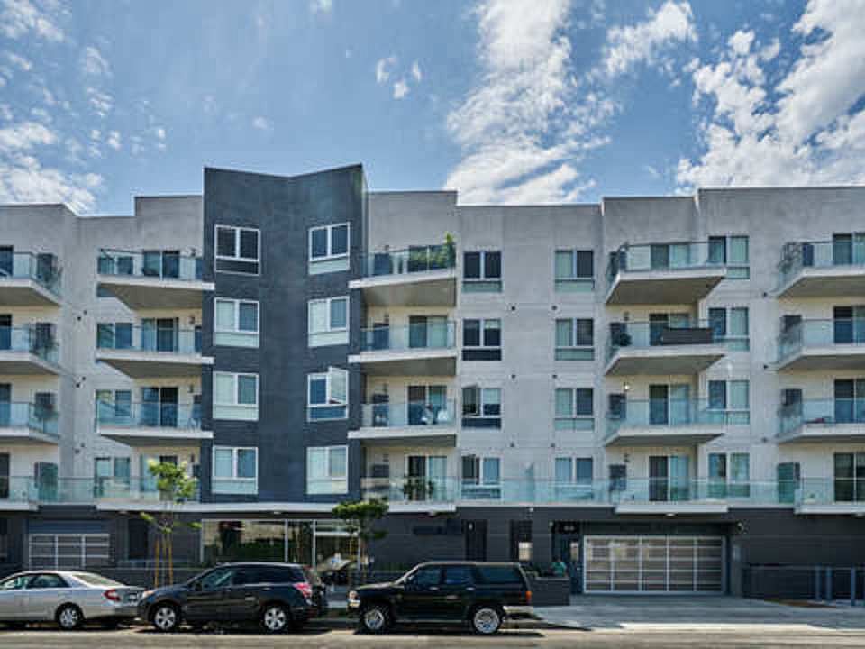 1st image of 105 S Mariposa Ave #504