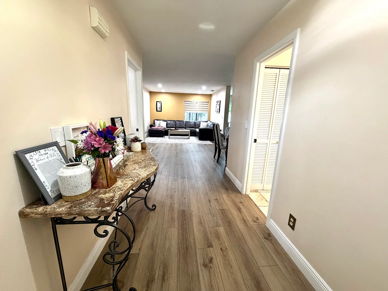 3 bed, 1200 sqft, $3,150 — Photo 2