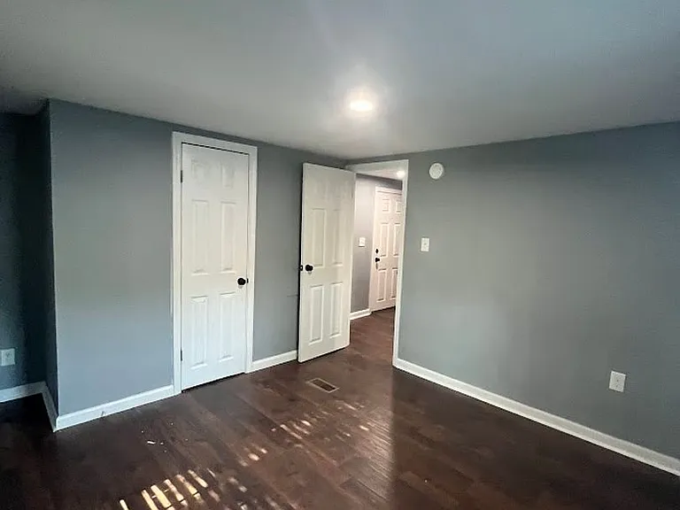 5613 Hardwick Ln — Photo 23