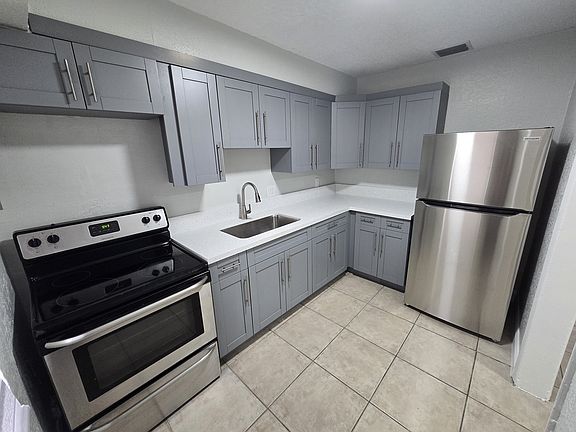 3rd image of 280 NW 31st Ave