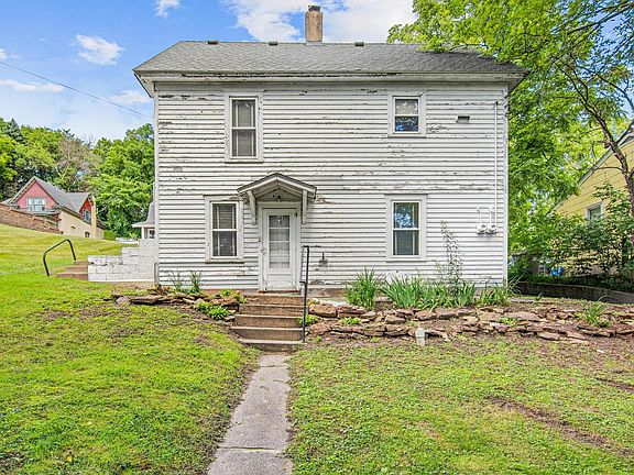 2nd image of 213 4th St W
