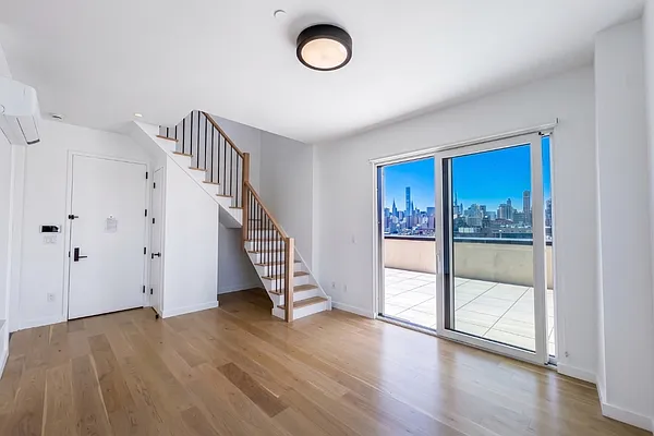 Living room, photo 1