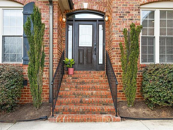 2nd image of 6003 Red Oak Ct