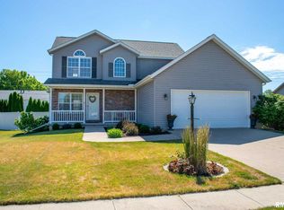 312 Sandyshores Dr, Chillicothe, IL 61523