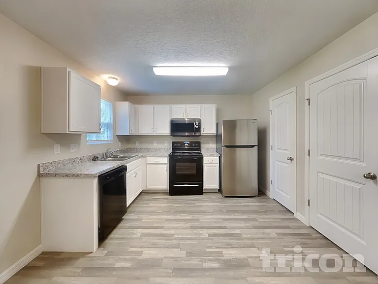 73 Bruce Ln — Photo 4