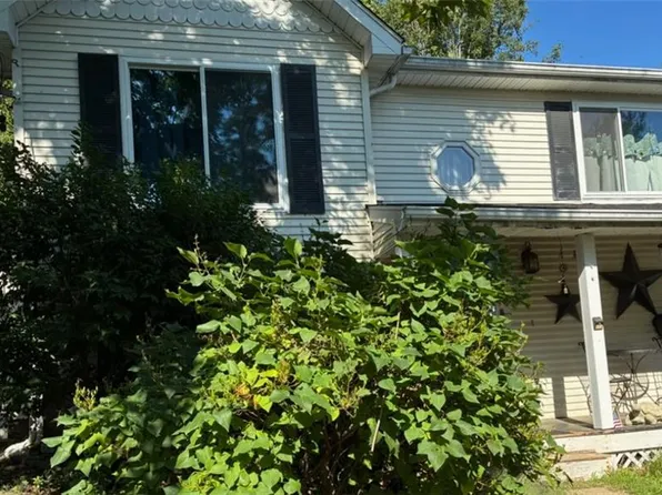 4 Julie St, Cumberland, RI 02864
