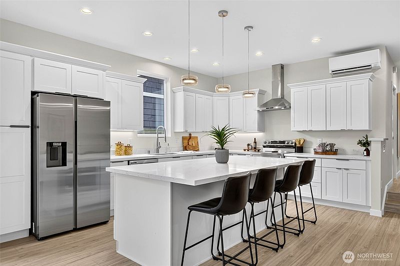 2nd image of 5039 41st Avenue SW #1
