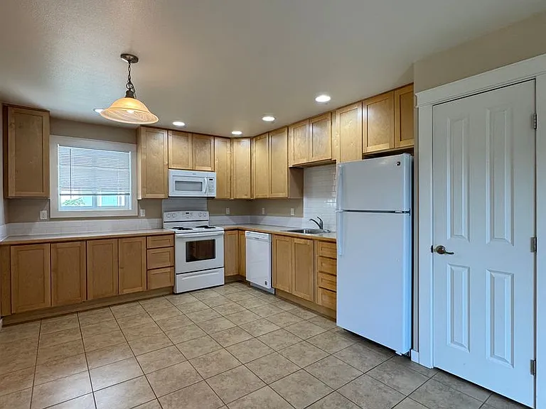 2237 Airport Rd — Photo 2