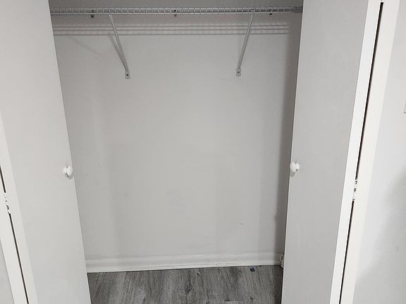 4th image of 3920 N Lockwood Ave #Ll