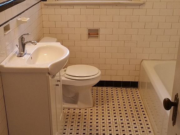 2nd image of 4304 Bromley Ln Floor 2