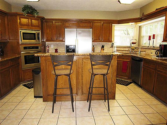 4th image of 20711 Vanderwick Dr