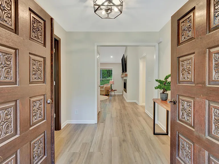 213 Oakmount Dr #FURNISHED — Photo 4