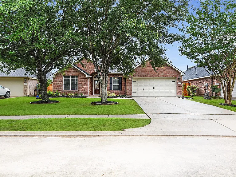28259 Daystrom Ln — Photo 3