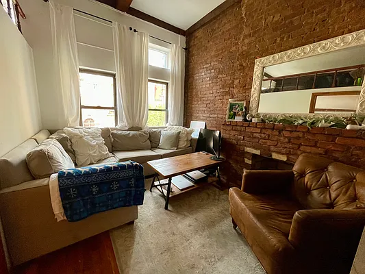 Rented by Building Equity Real Estate LLC | media 10