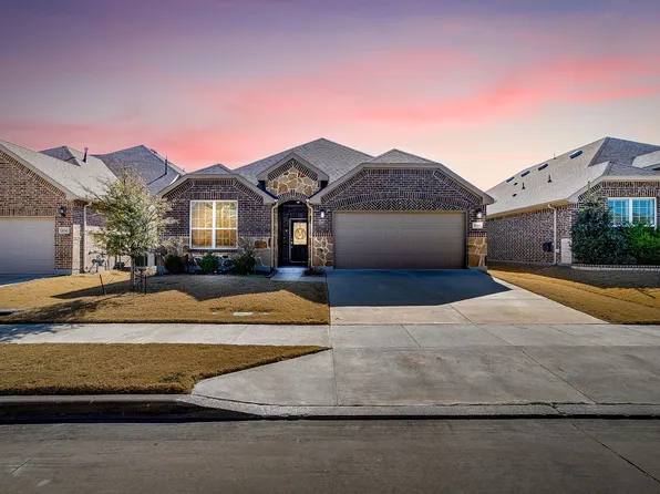 1045 Pinnacle Breeze Dr, Fort Worth, TX 76052