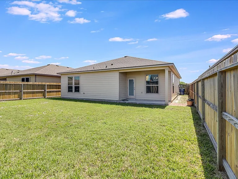 7610 Quartz Dr — Photo 22