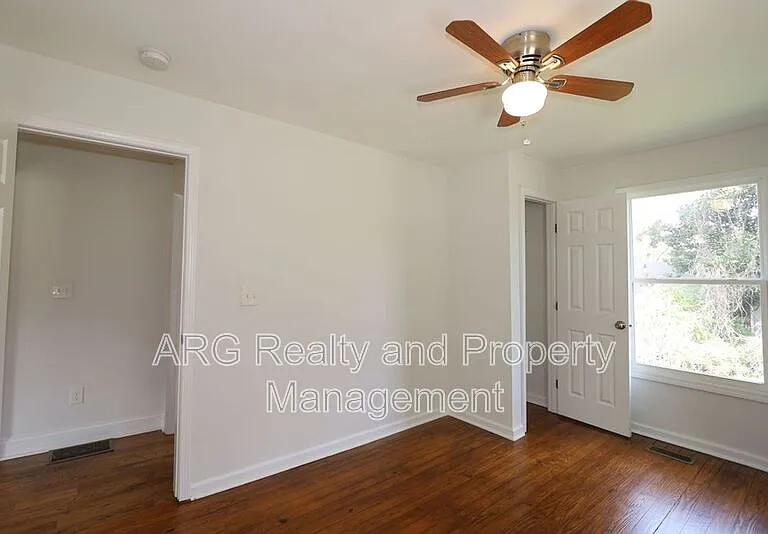 1095 Ira St SW — Photo 31