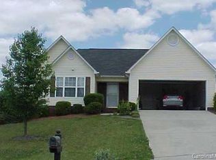 700 Peregrine Ct, Gastonia, NC 28056