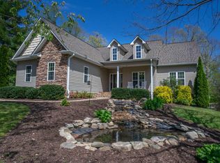 372 Patricks Dr, Blairsville, GA 30512