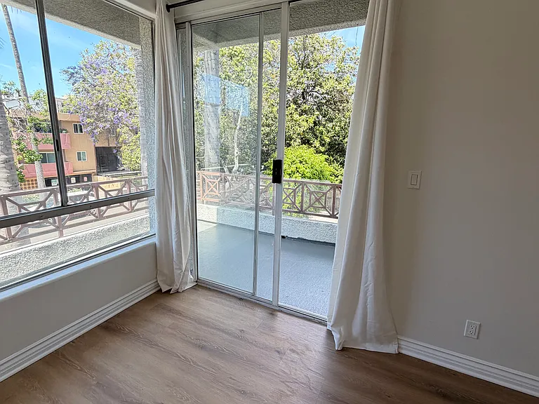 Detroit Luxe Apartments — Photo 11
