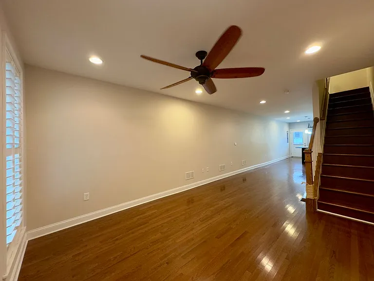 1022 McDonogh St — Photo 3