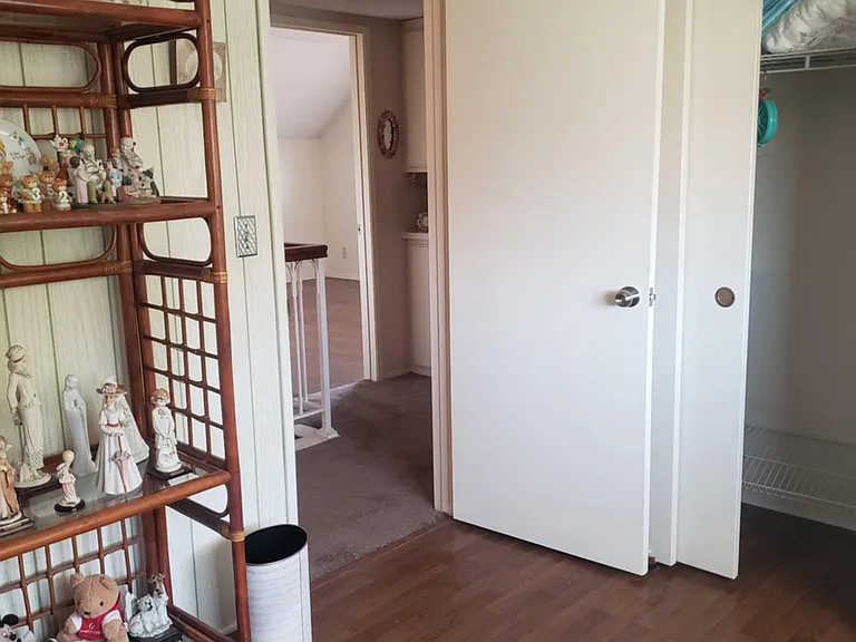 Louise Ln — Photo 1