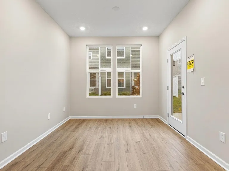 3346 Abberley Dr — Photo 10