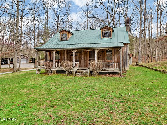 3rd image of 1318 W End Rd