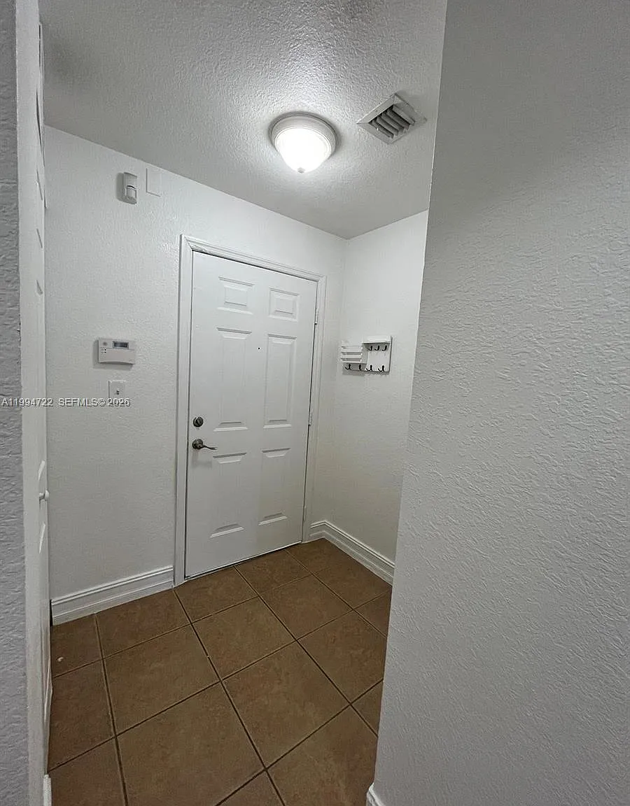 Park Place At Midway Cond — Photo 2