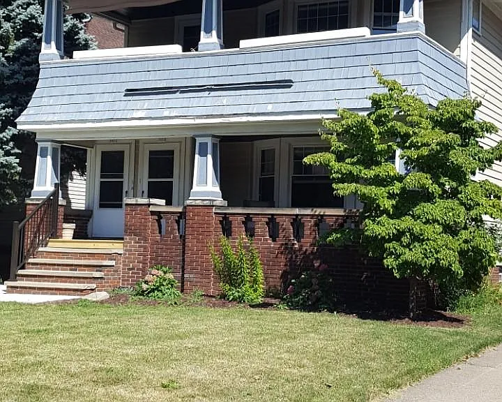 Welcome to 2021 Lincoln Avenue!