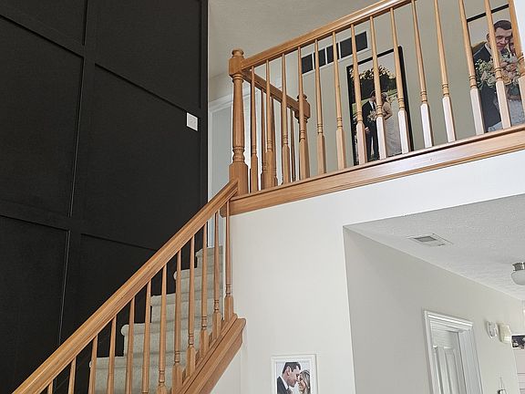 3rd image of 203 Woodside Ct