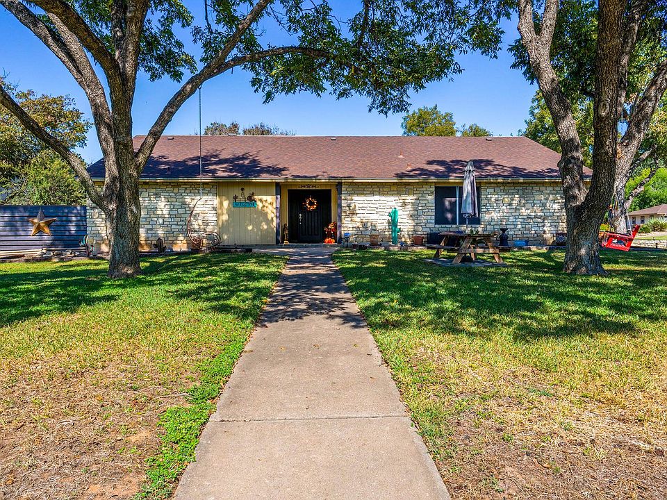 1st image of 252 Meadowlakes Drive