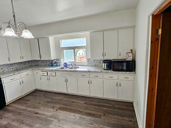 2nd image of 82 Floral Ave #4