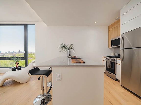 3rd image of 393 Weirfield St #906