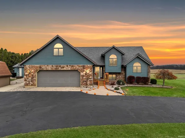 3898 S Viking Dr, Mentone, IN 46539