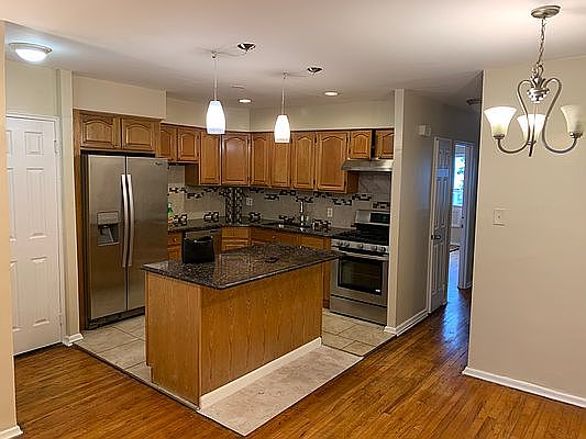 1st image of 1604 E 94th St #3