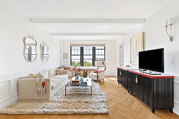 Sold by Compass | media 1