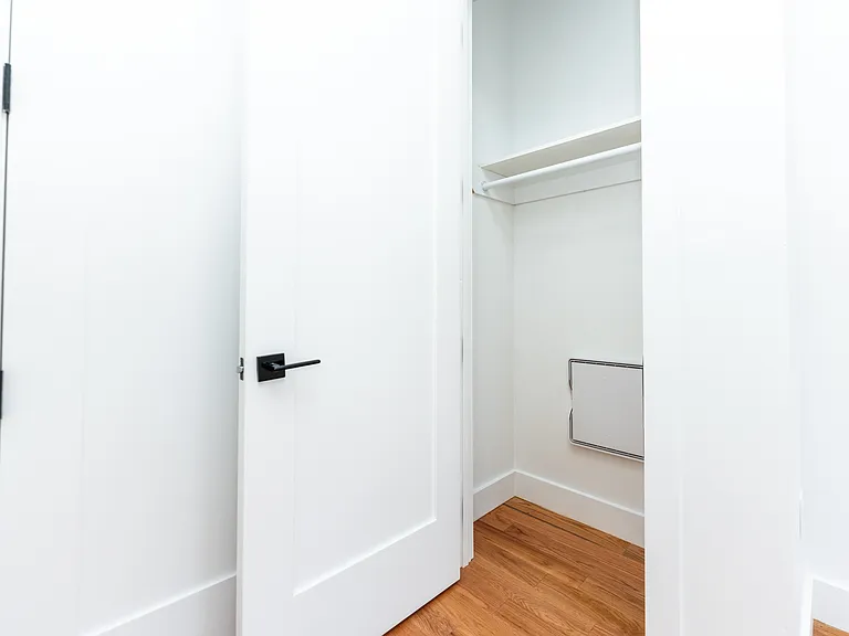 236 Montrose Ave #2A — Photo 18