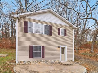 34 Northrop Rd, Bethany, CT 06524