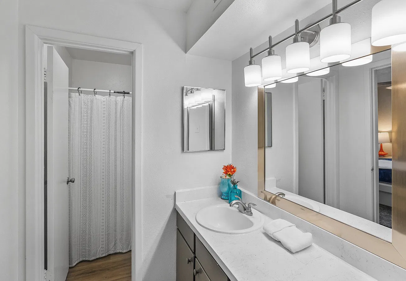 The Hayes Apartments — Photo 1